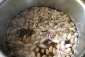 Fasole fiarta la slow cooker Crock Pot