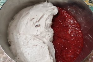 Desert cheesecake cu zmeura si rodie