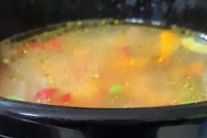 Ciorba de gaina cu mazare, tarhon si iaurt la slow cooker Crock Pot