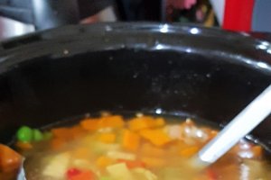 Ciorba de gaina cu mazare, tarhon si iaurt la slow cooker Crock Pot