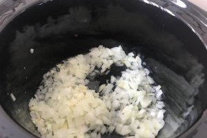 Ficatei cu ceapa la slow cooker Crock Pot