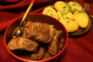 Antricot de vita ca la Kremlin, gatit la slow cooker Crock Pot