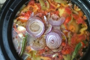 Shurpa – supa uzbeka de berbecut pregatita la slow cooker Crock Pot