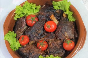 Costite de mangalita cu bere la slow cooker Crock Pot
