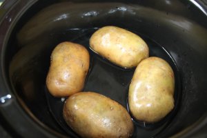 Cartofi umpluti cu mozarella si parmezan la slow cooker Crock Pot