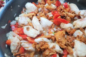 Papricas cu piept de pui si galbiori la slow cooker Crock Pot