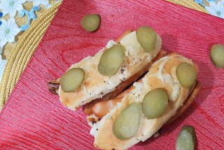 Sandwici cald cu cremvusti si Provaleta la slow cooker Crock Pot
