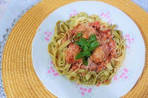 Chiftelute in sos de rosii cu tagliatelle la slow cooker Crock Pot