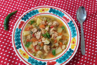Ciorba taraneasca de pui la slow cooker Crock Pot