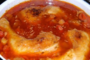 Mancare de pulpe de pui cu ardei copt