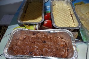 Desert ciocolata de casa cu cirese amare alcoolice si nuci pecan