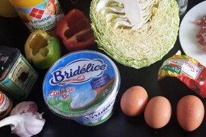 Aperitiv placinta de varza cu bacon si mozzarella