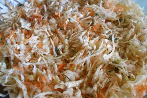 Salata de varza alba, cu vinegreta