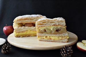 Desert Mille feuille cu crema de vanilie si mere coapte