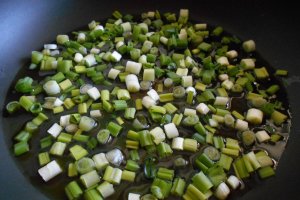 Salata calda de paste, cu legume si mozzarella