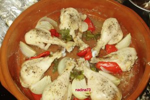 Pulpe de pui gratinate in vasul roman
