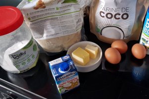 Desert waffle cu faina de migdale si cocos