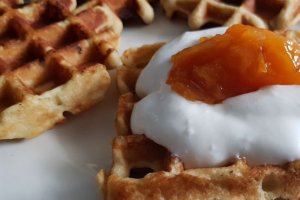 Desert waffle cu faina de migdale si cocos