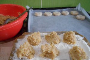 Chiftelute din piept de pui la cuptor, cu pilaf de orez