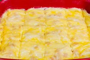 Desert pacinta cu foi si crema de portocale