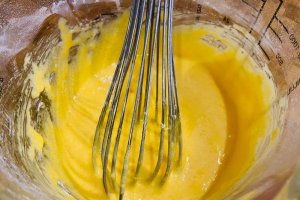 Desert pacinta cu foi si crema de portocale