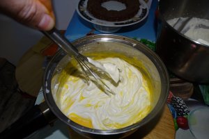 Desert prajitura duo, zmeura si ciocolata alba