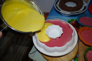 Desert prajitura duo, zmeura si ciocolata alba