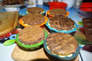 Desert prajitura duo, zmeura si ciocolata alba