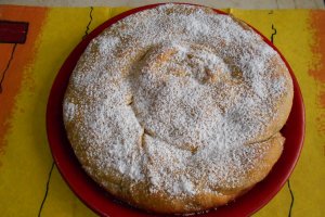Desert invartita moldoveneasca de post, cu mere si stafide