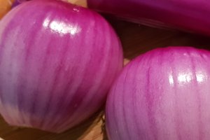 Salata de vinete cu iaurt, ceapa rosie si menta