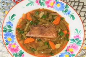 Ciorba de fasole verde cu carne afumata