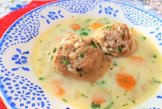 Ciorba de gulioare umplute cu piept de curcan