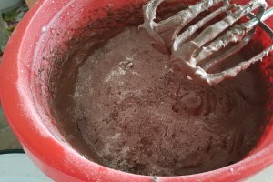 Desert tort de ciocolata cu crema de mascarpone