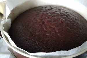 Desert tort de ciocolata cu crema de mascarpone