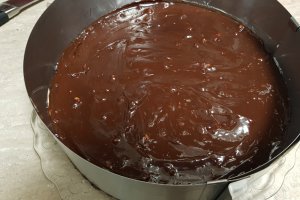 Desert tort de ciocolata cu crema de mascarpone