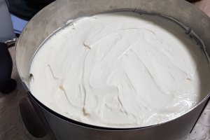 Desert tort de ciocolata cu crema de mascarpone
