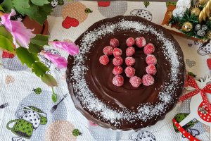 Desert tort de ciocolata cu crema de mascarpone
