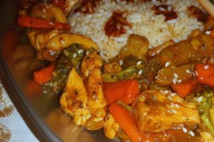 Piept de pui cu legume la wok