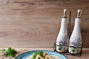 Piept de pui cu sos gorgonzola si smantana de gatit