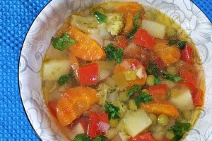 Ciorba cu broccoli si mazare, de post