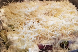 Praz gratinat cu jambon si sos de branza