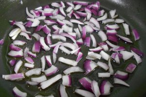 Farfalle cu sunca, in sos pesto