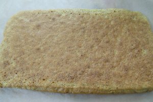Desert prajitura cu nuca, visine si crema de vanilie