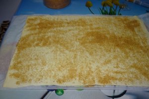 Desert pere fierte in vin, cu inghetata si frisca