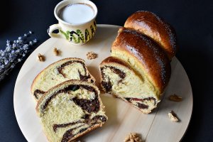 Desert cozonac cu smantana si nuca