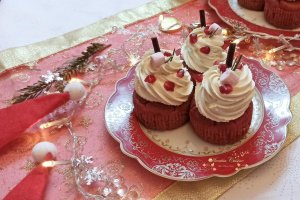 Desert briose Red Velvet de Craciun