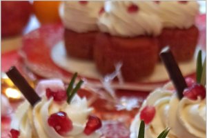 Desert briose Red Velvet de Craciun