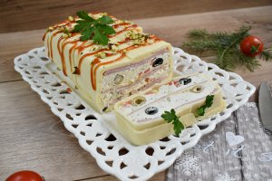 Aperitiv terina de branza cu masline