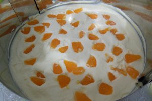 Desert tort cu lamaie si lapte condensat