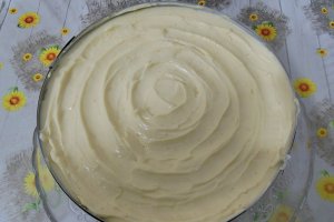 Desert tort cu lamaie si lapte condensat
